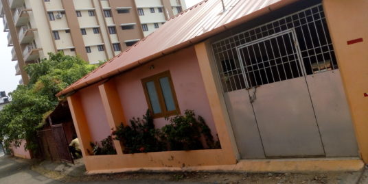 5.25 cent Plot with Building  For Sale on Eroor Main Road,Tripunithura.