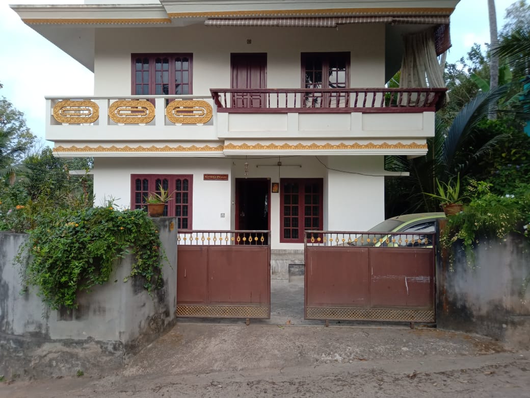 3 BHK house on 6.5 cents of land for sale at pozhiyoor