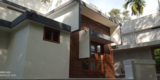 820 Sq. Ft. 3BHK House in 3 Cents for Sale at Udayamperoor, Ernakulam. Rs. 3600000
