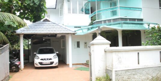 10 cents land with 2400 sq ft 4 BHK Villa for sale at Kakkanad. Rs. 12500000. Brokers Excuse