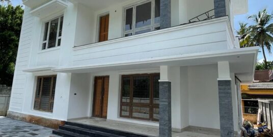 House for sale in Cheroor, Chembukkavu, Thrissur