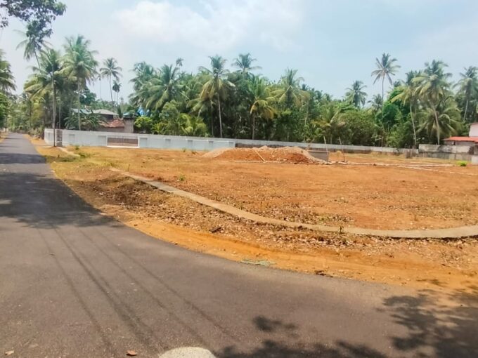 Residential Land for Sale at Mundur near Ezhamkallu, Thrissur