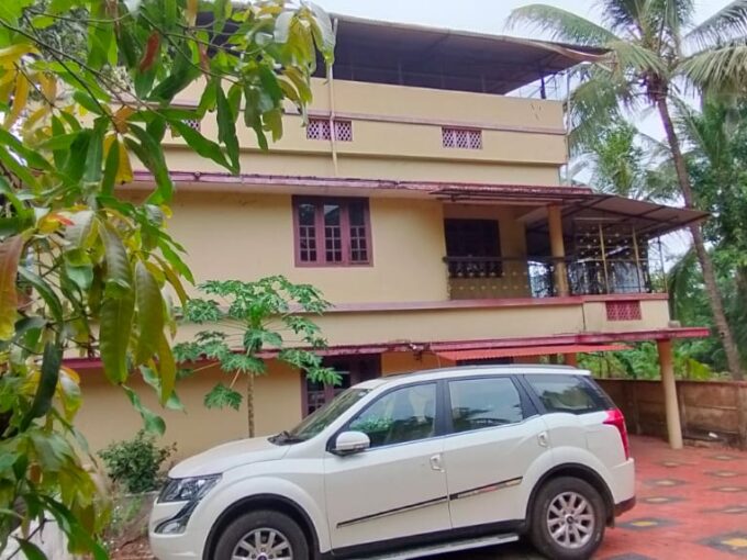 4 BHK Old House for Sale in Muthuvara, Thrissur